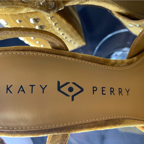 NWOT Katy Perry Studded Platform Sandals - Picture 4 of 7